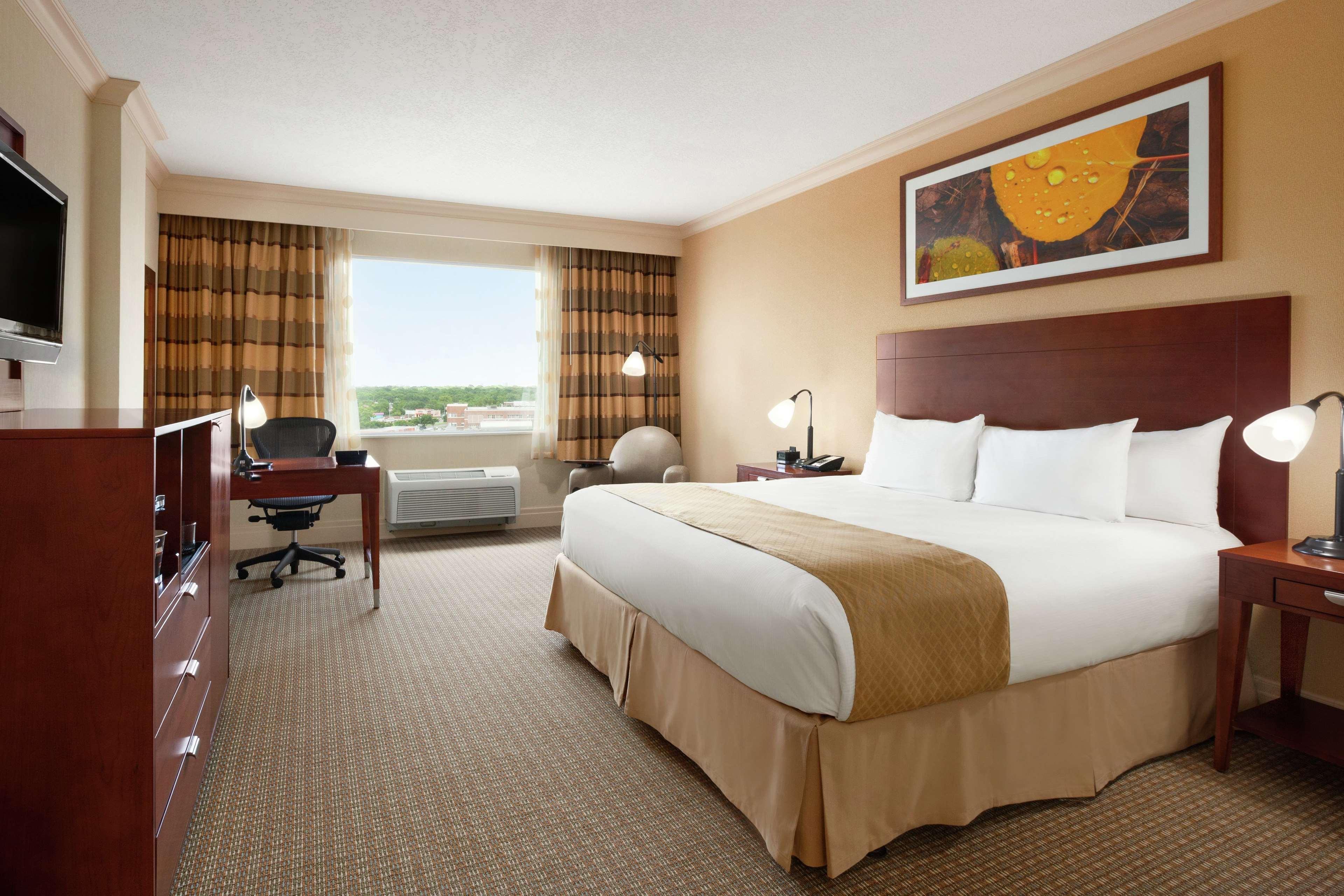 Doubletree By Hilton Hotel Dallas - Love Field Екстериор снимка