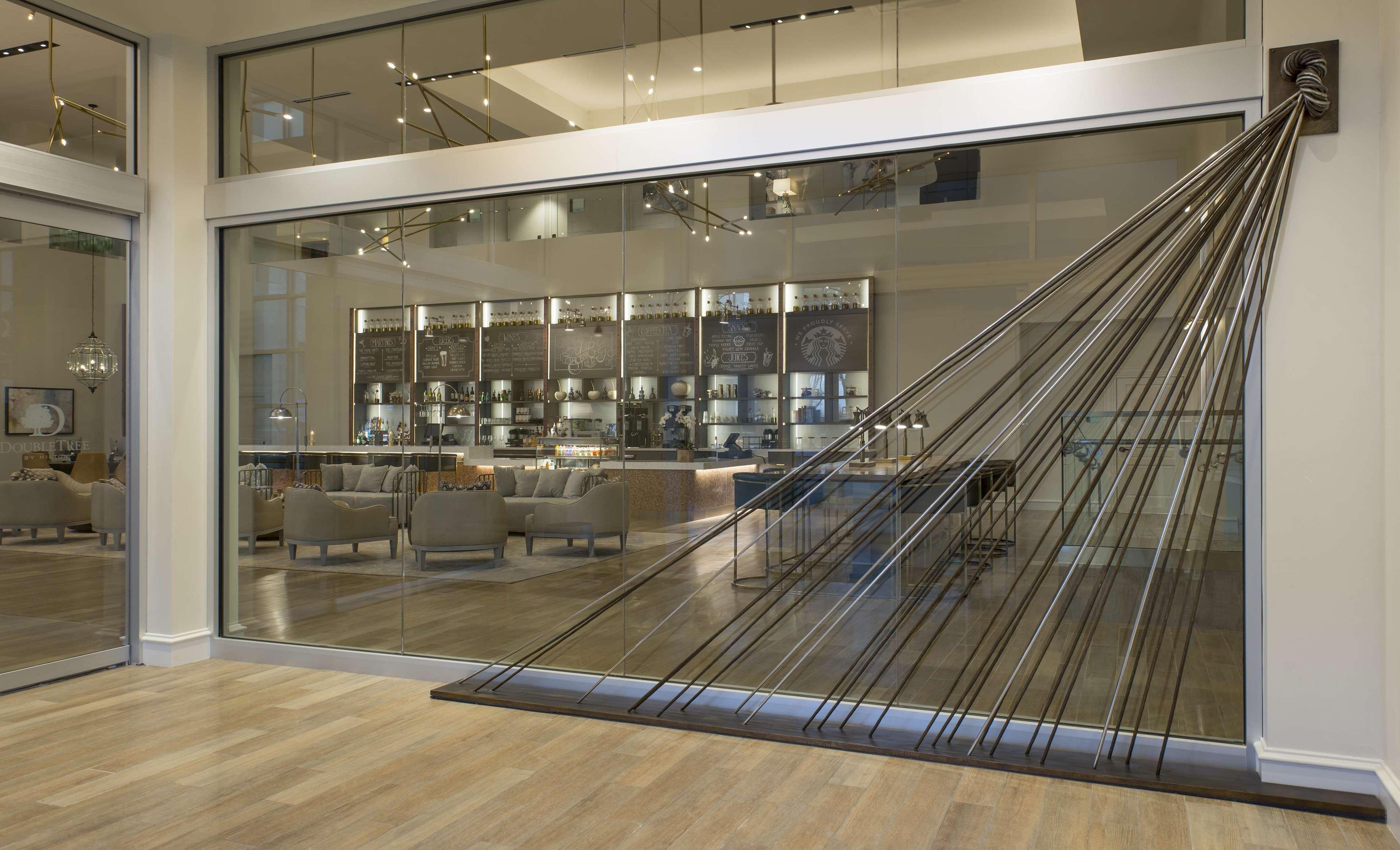Doubletree By Hilton Hotel Dallas - Love Field Екстериор снимка