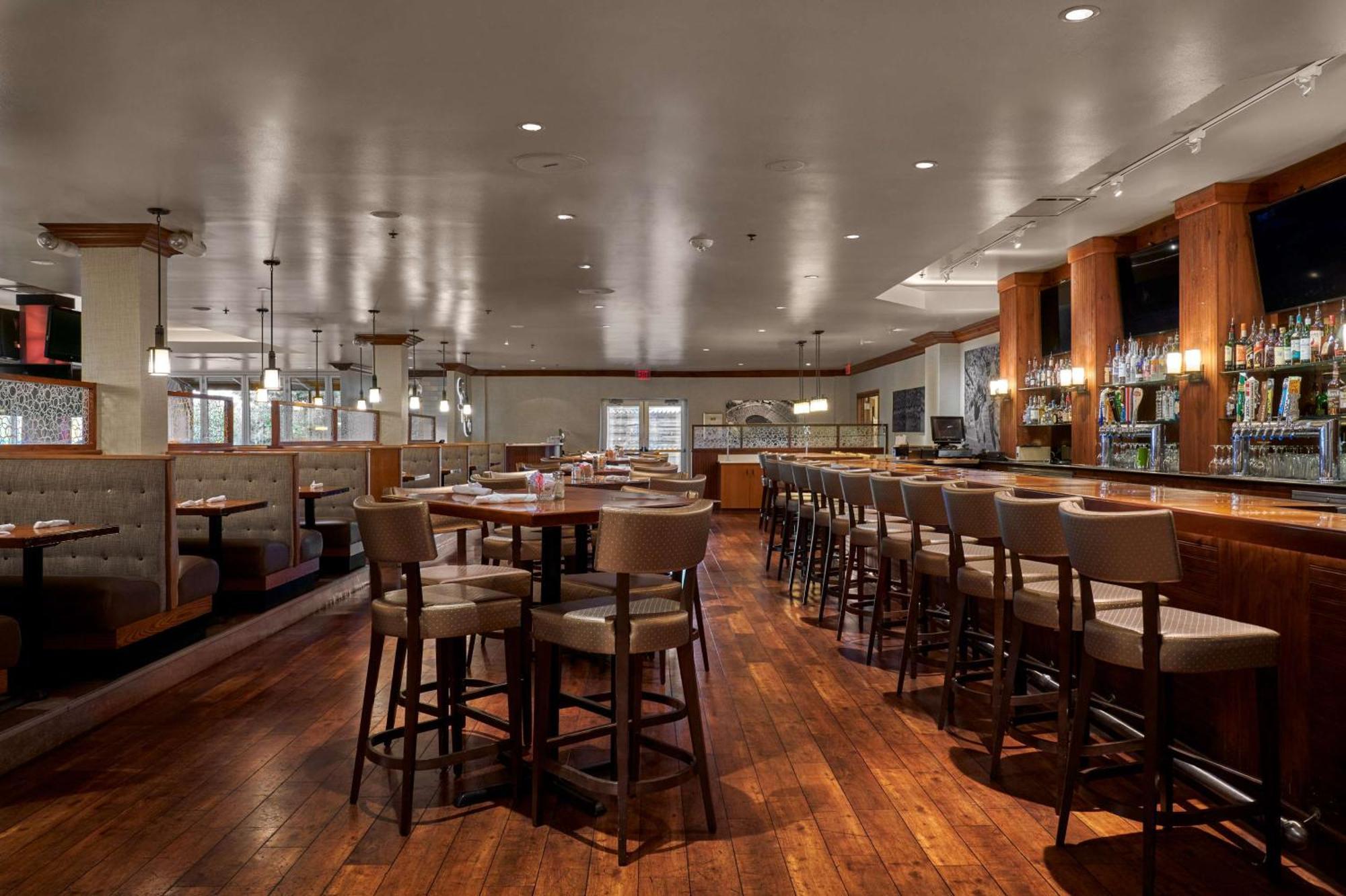 Doubletree By Hilton Hotel Dallas - Love Field Екстериор снимка