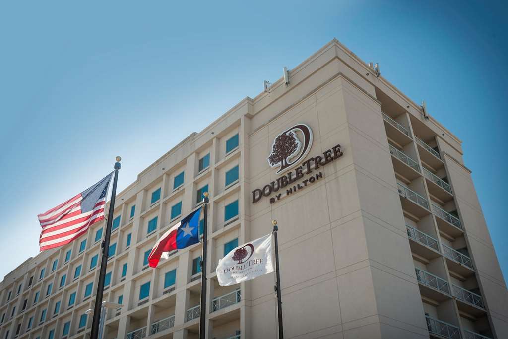 Doubletree By Hilton Hotel Dallas - Love Field Екстериор снимка