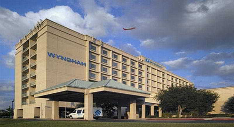 Doubletree By Hilton Hotel Dallas - Love Field Екстериор снимка